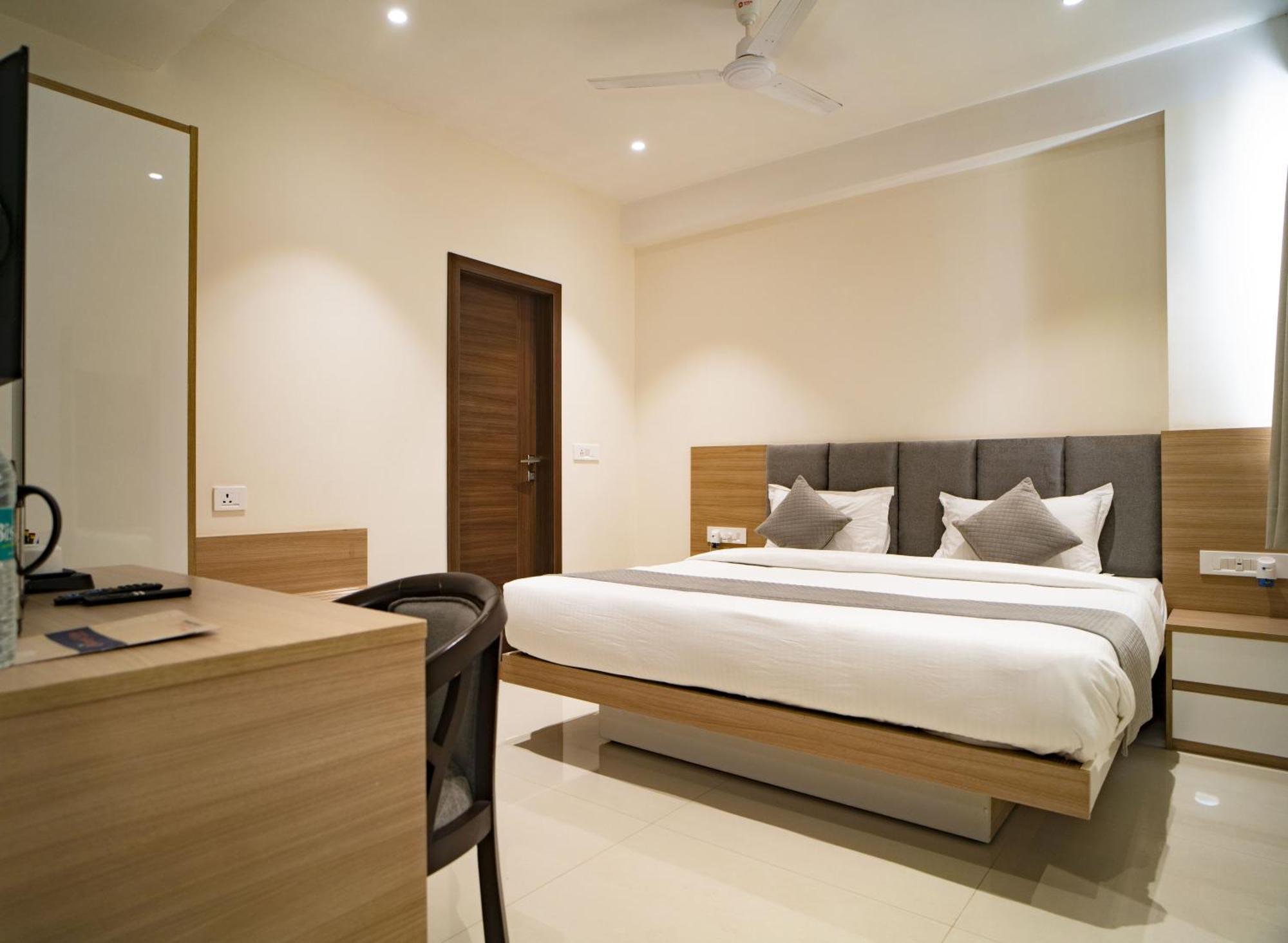 The Mangal View Residency - A Luxury Boutique Business Hotel 우다이푸르 외부 사진